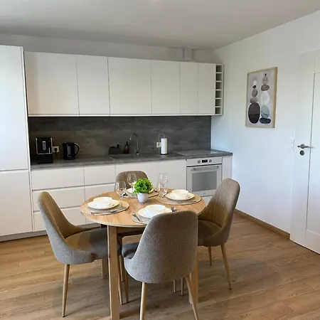 Apartment Sunny & Private Parking Warsaw